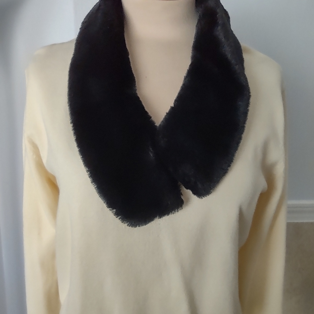 Faux  Fur Collar Sweater Detachable Quit LUXURY - Picture 7 of 8